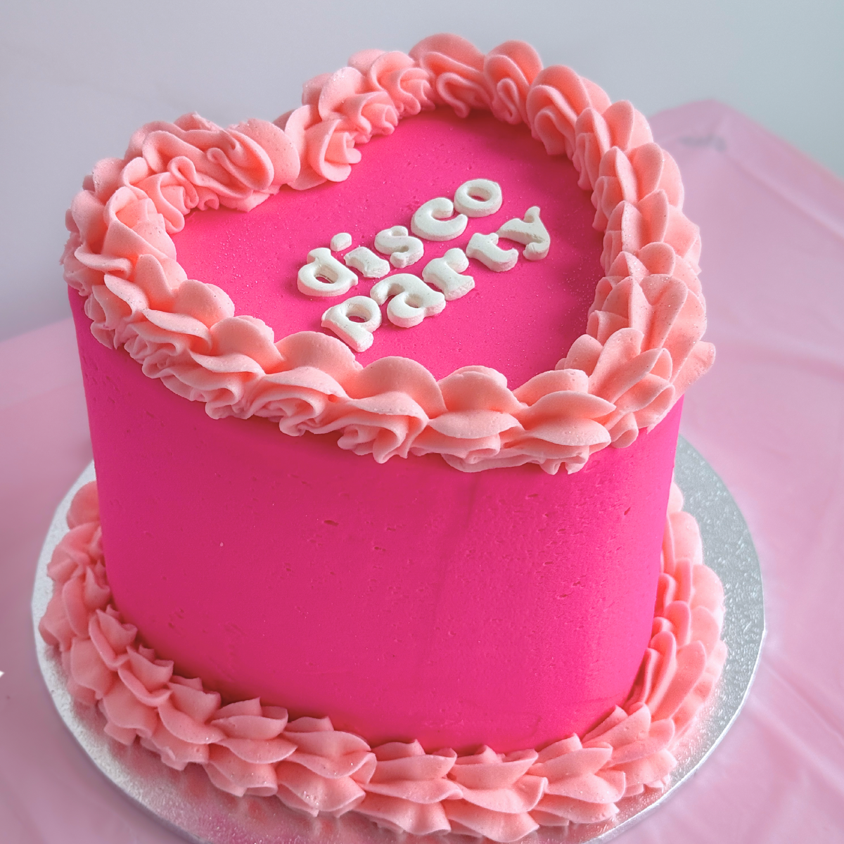 Vintage Heart Cake - Hot Pink