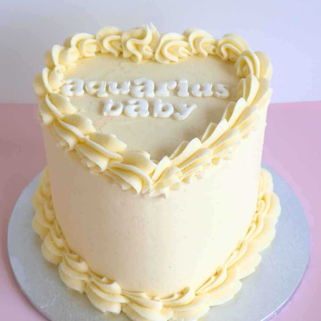 Vintage Heart Cake - Vanilla White