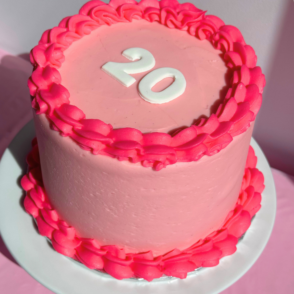 Vintage Round Cake - Pastel Pink