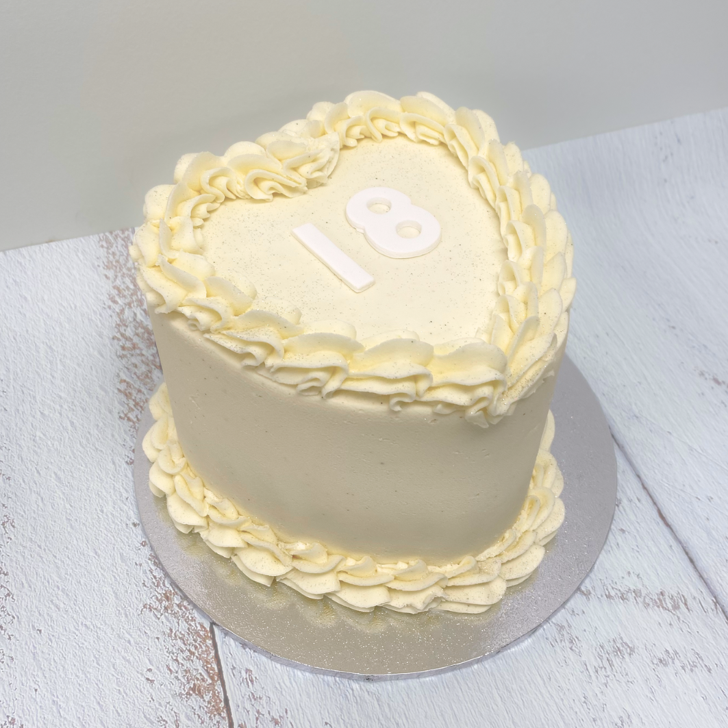 Vintage Heart Cake - Vanilla White