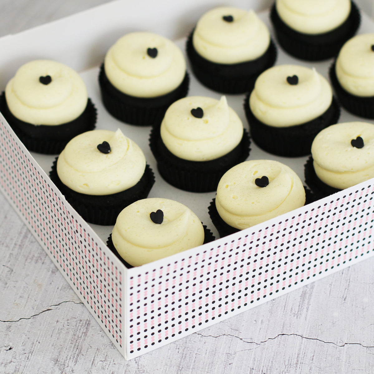 Black Velvet Regular Gift Box-The Cupcake Queens