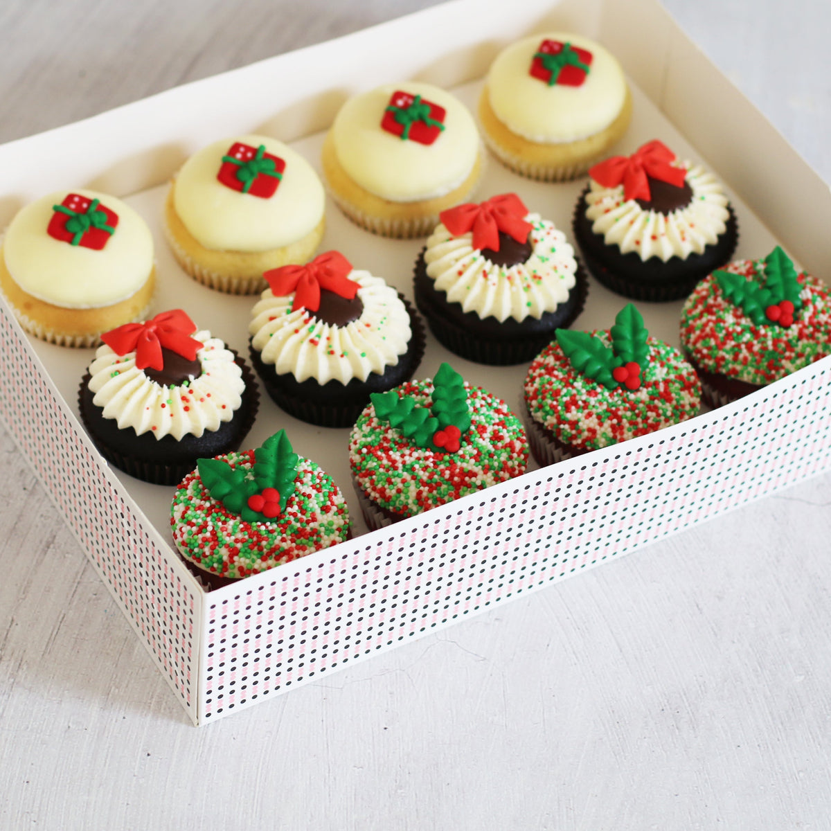 Christmas Deluxe Regular Gift Box-The Cupcake Queens