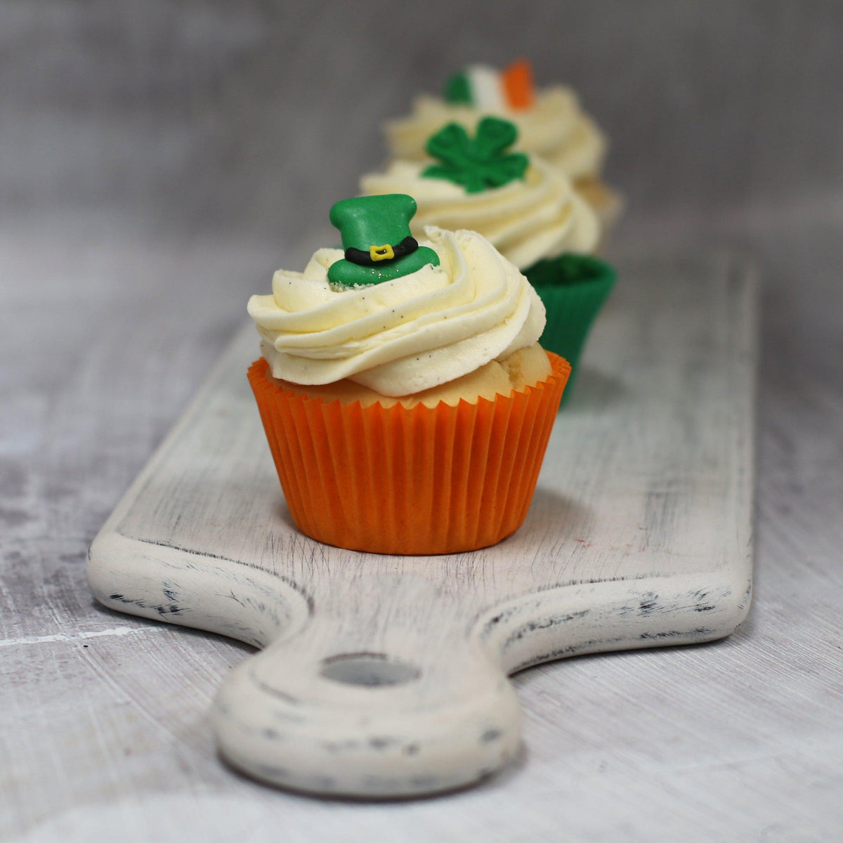 St Patrick&#39;s Day Regular Gift Box-The Cupcake Queens