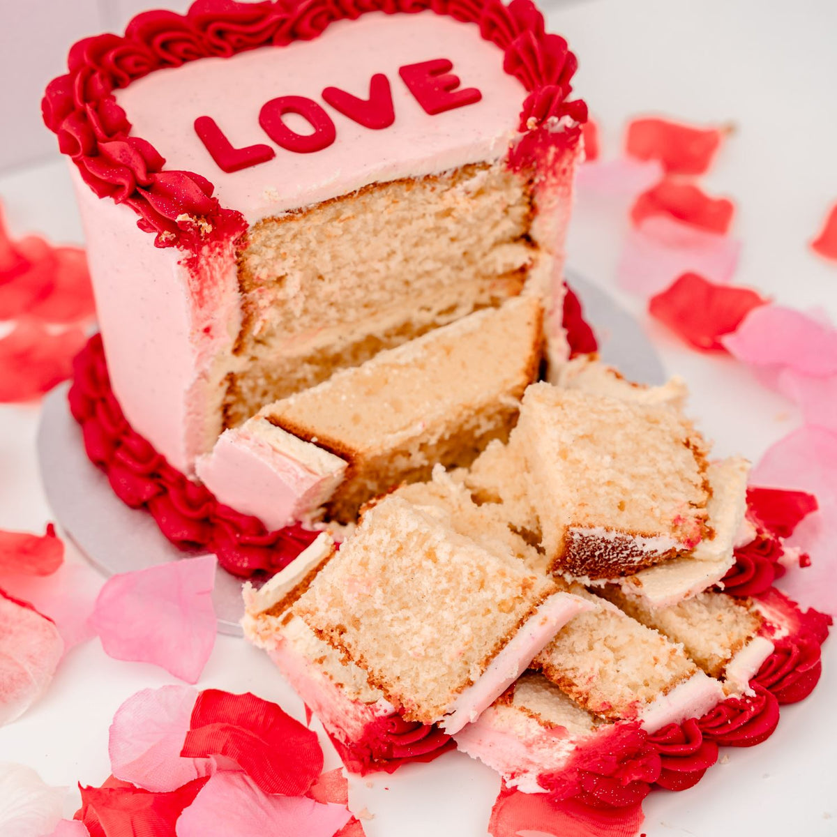 Vintage Valentine&#39;s Heart Cake-The Cupcake Queens