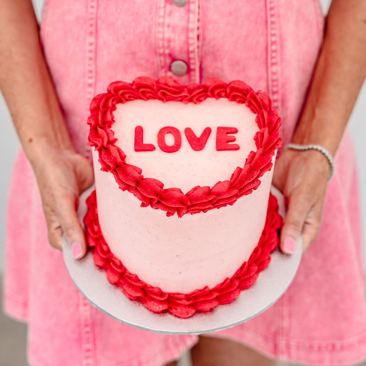 Vintage Valentine&#39;s Heart Cake-The Cupcake Queens