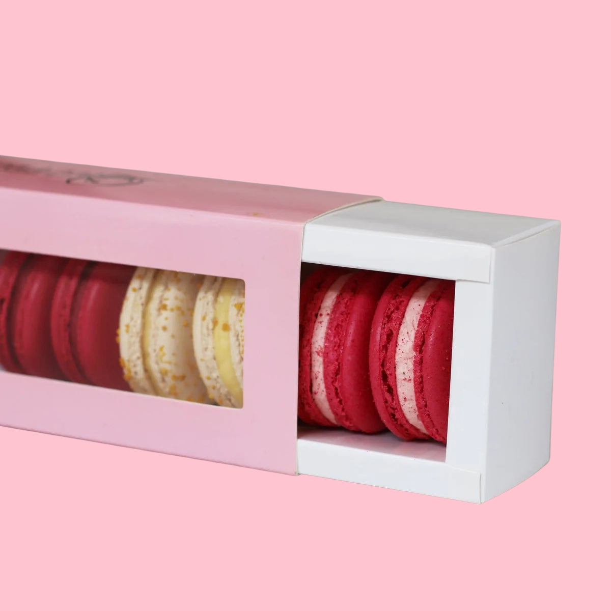 The Macaron LOVE box 12 Pack