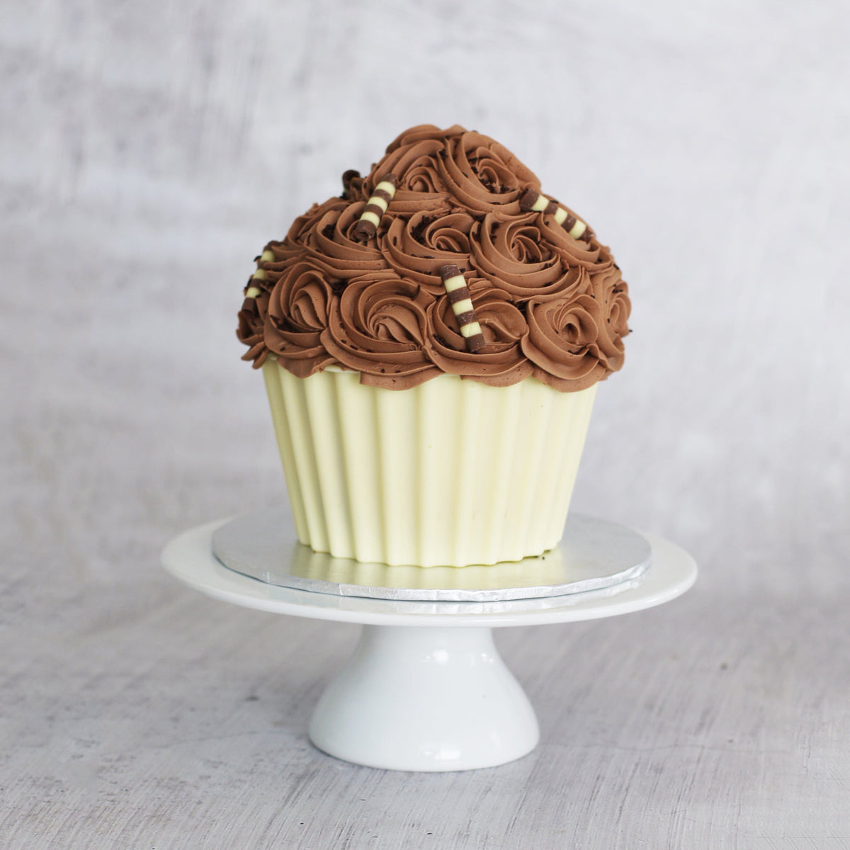 Vanilla Choc Giant Cupcake Cakes The Cupcake Queens 